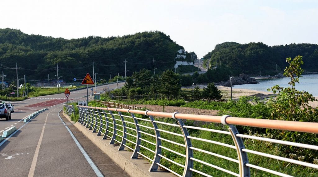 Route 7 travels along Korea's east coast in Sokcho City on the Gangwon Bike Path.