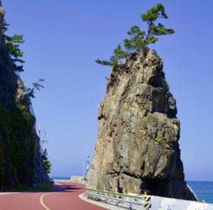 A picture of Candlestick Rock (촛대바위) in Sanpo Village (산포리) in Uljin County, South Korea.