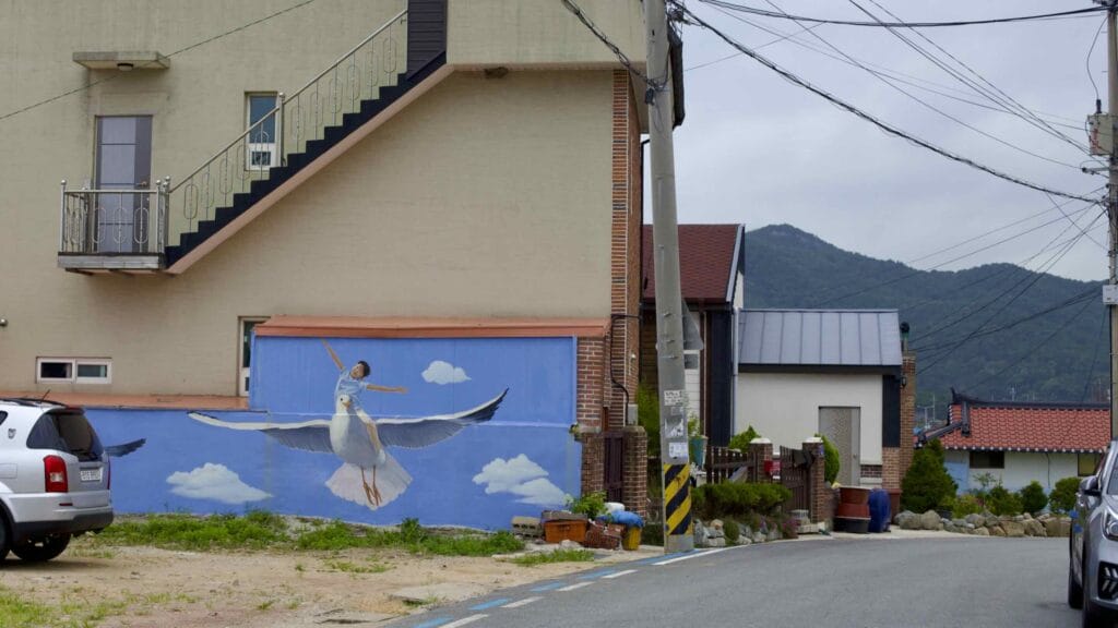 A mural in Buheung Village on the Gyeongbuk Bike Path in Yeongdeok County.