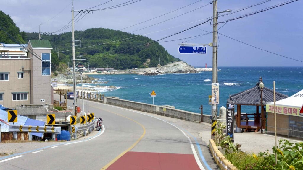 A picture of Daetan Beach (대탄해변) at Daetan Village in Yeongdeok County, South Korea.