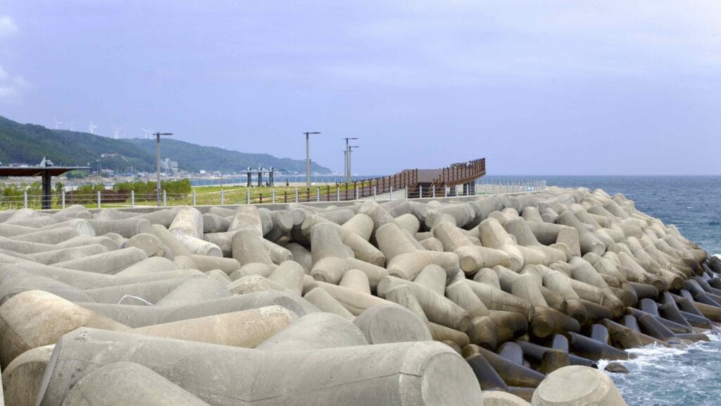 A picture of Haeparang Park (공원해파랑) at Ganggu Port, Yeongdeok County, South Korea.