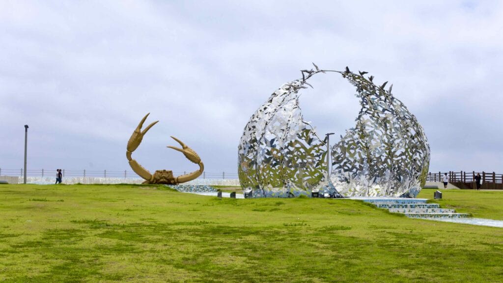 A picture of Haeparang Park (공원해파랑) at Ganggu Port, Yeongdeok County, South Korea.