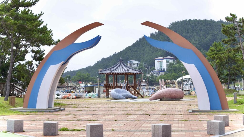 A picture of Daejin Port (대진항) near Chuksan Port, Yeongdeok County, South Korea.