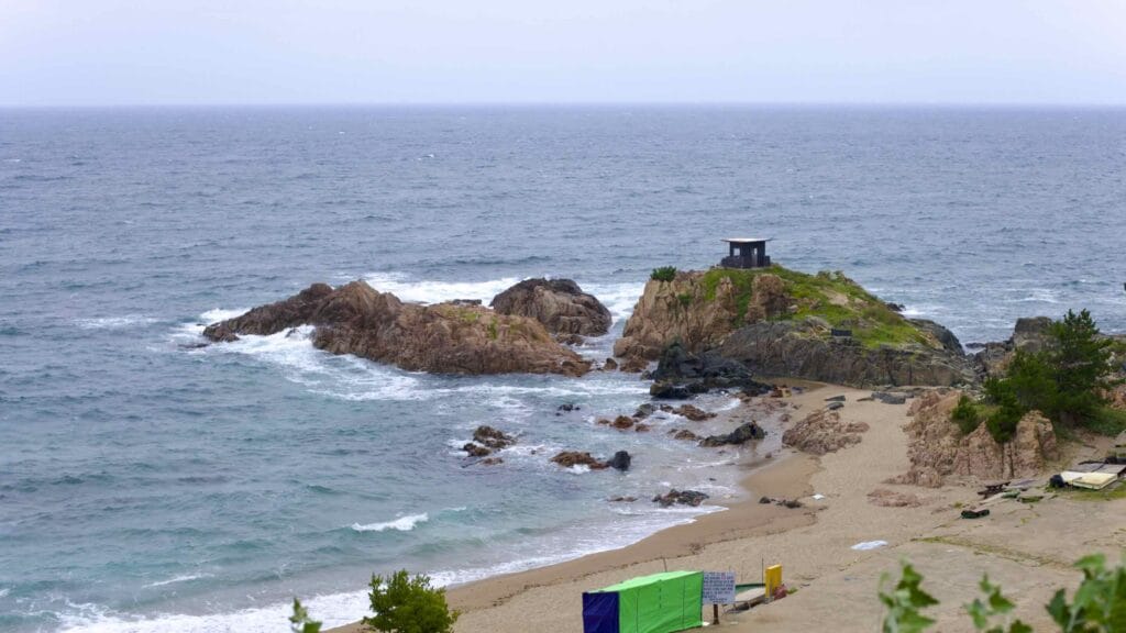The rocky coast in Woncheok Village on the Gyeongbuk Bike Path in Yeongdeok County.