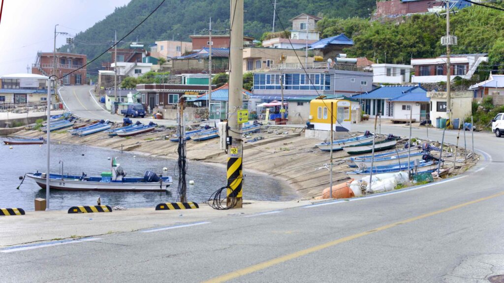 A picture of Sajin Village (사진리) near Chuksan Port, Yeongdeok County, South Korea.