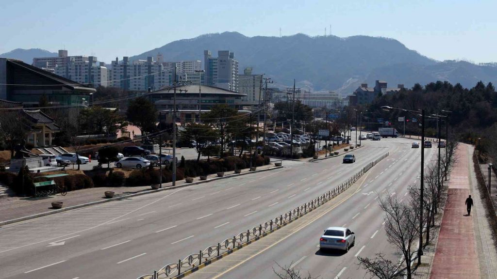 A picture of the Chungju City (충주시) on the Hangang Bike Path (한강자전거길) in North Chungcheong Province (충청북도), South Korea.