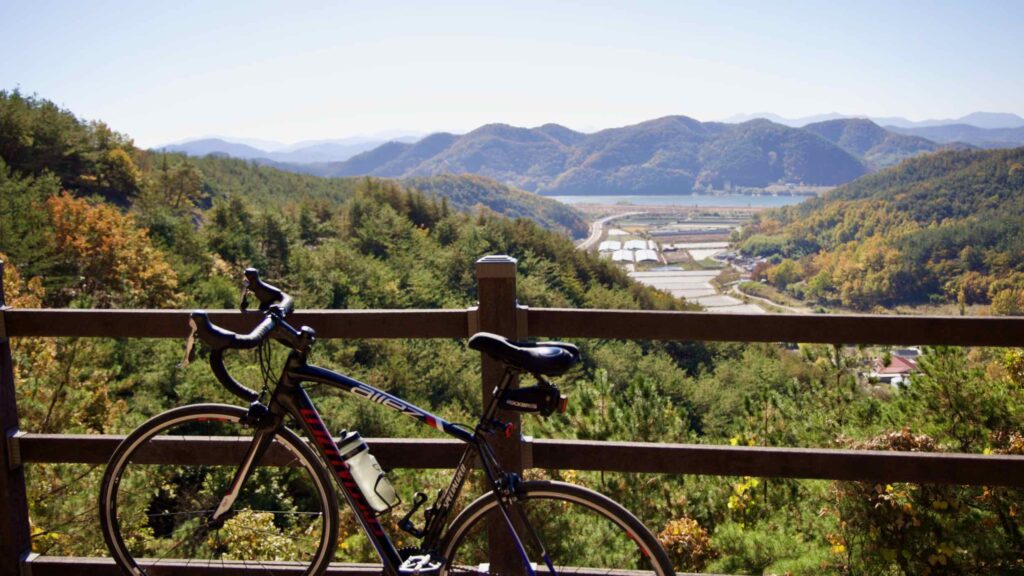 A picture of the Yeongaji (영아지고개) & Angaesil (안개실고개) Passes along the Nakdonggang Bike Path (낙동강자전거길) in Changnyeong County, South Korea.