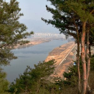 A picture of the Cross-Country bike path near Daegu in South Korea.