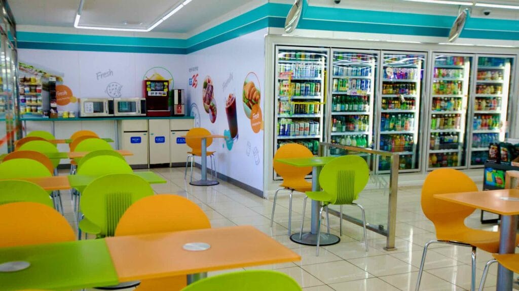 A picture of the seating area in a Korean convenience store.