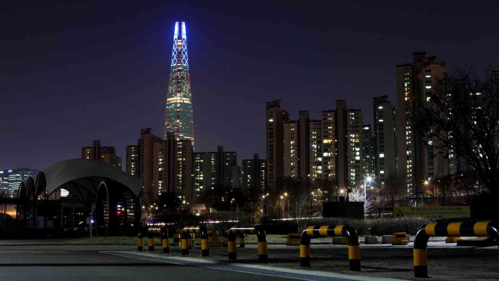 A picture of Lotte World Tower at night in Seoul, South Korea.