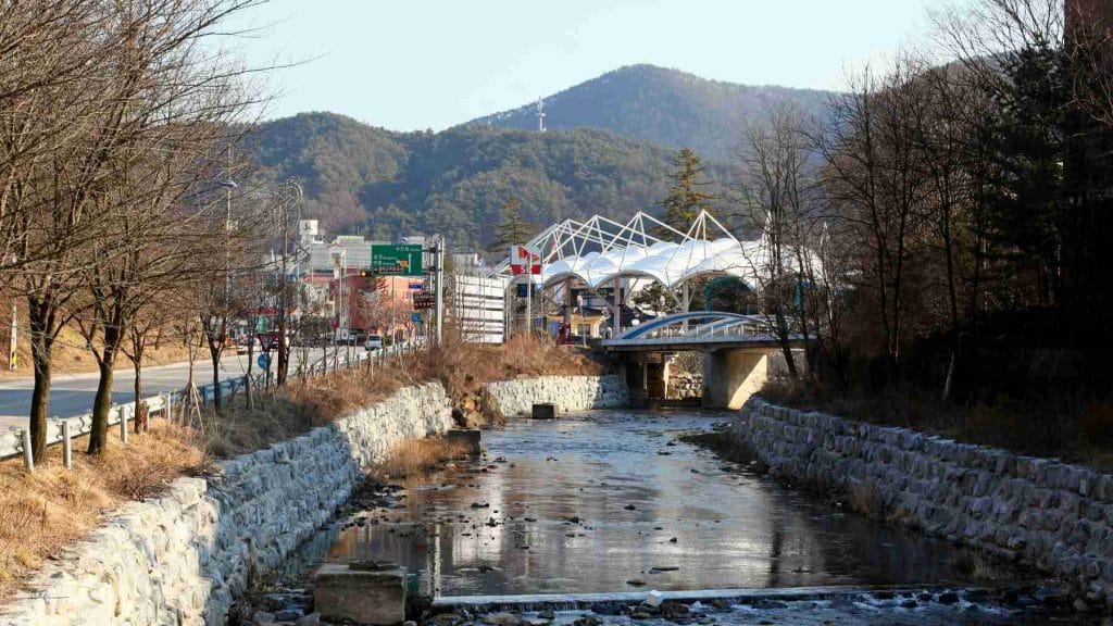 A picture of Seokmundong Stream (석문동천) flowing through Suanbo Township in Chungju City, South Korea.