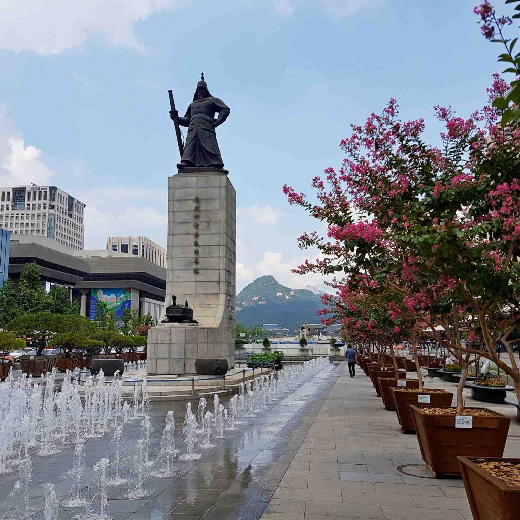 Admiral Yi's statue in Gwanghwamun Plaza in Seoul commemorates the seaman's bravery, military strategy, and technological innovations during the Imjin War.