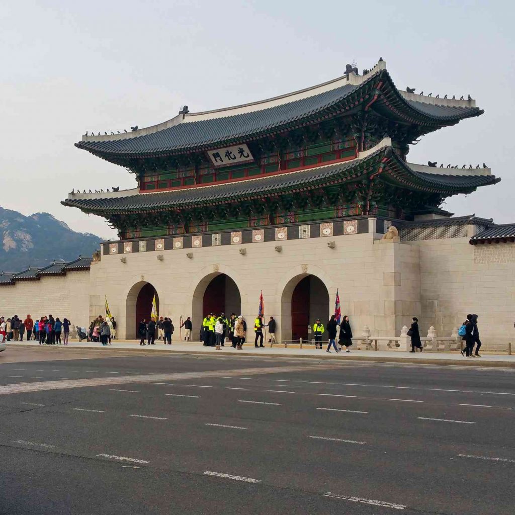 Gwanghwamun acts as Gyeongbokgung Palace's entrance gate.