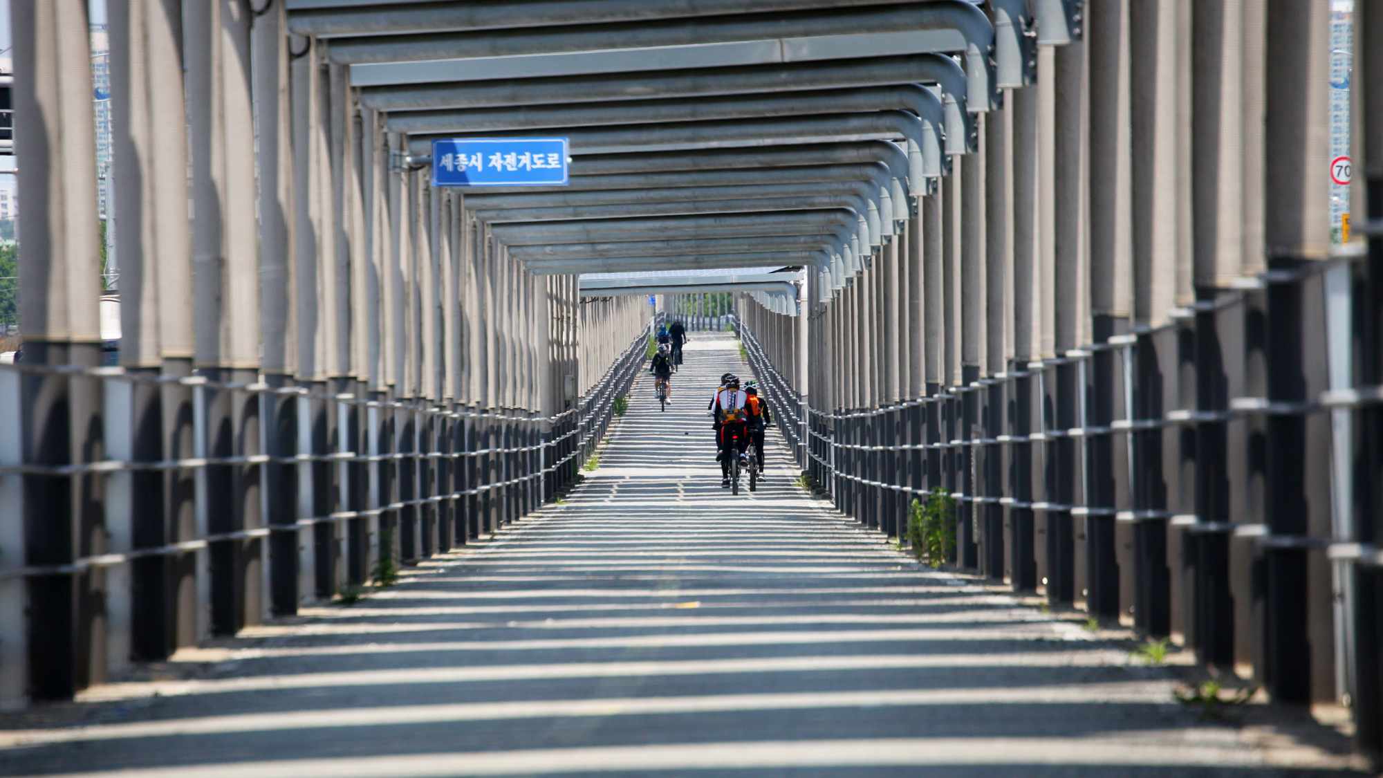 Geumgang Bike Path - Daejeon Buyeo - Solar Panel Highway Interior Bikers