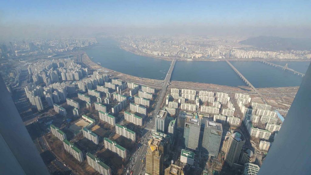 A picture of Lotte World Tower (롯데월드타워) in the Jamsil Neighborhood of Seoul.