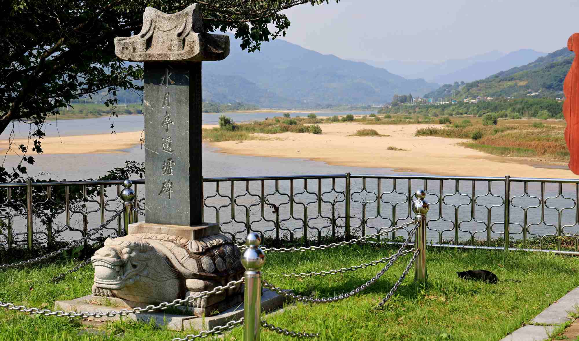 Seomjingang Bike Path - Gokseong Gwangyang - Turtle Statue Rest Area and Sandy River in Gwangyang