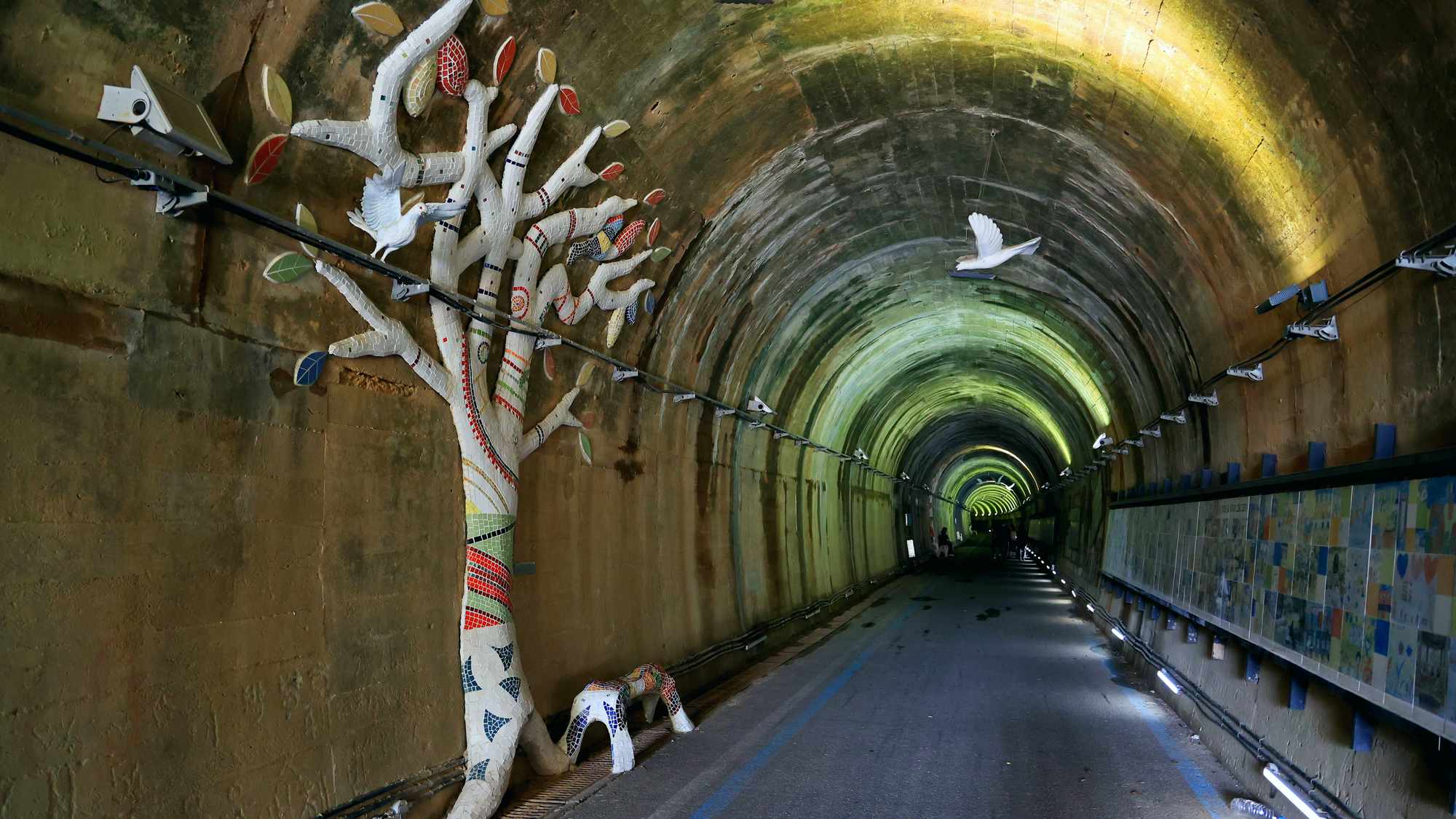 Seomjingang Bike Path - Imsil Gokseong - Hyangga Amusement Park Tunnel Tree Sculpture