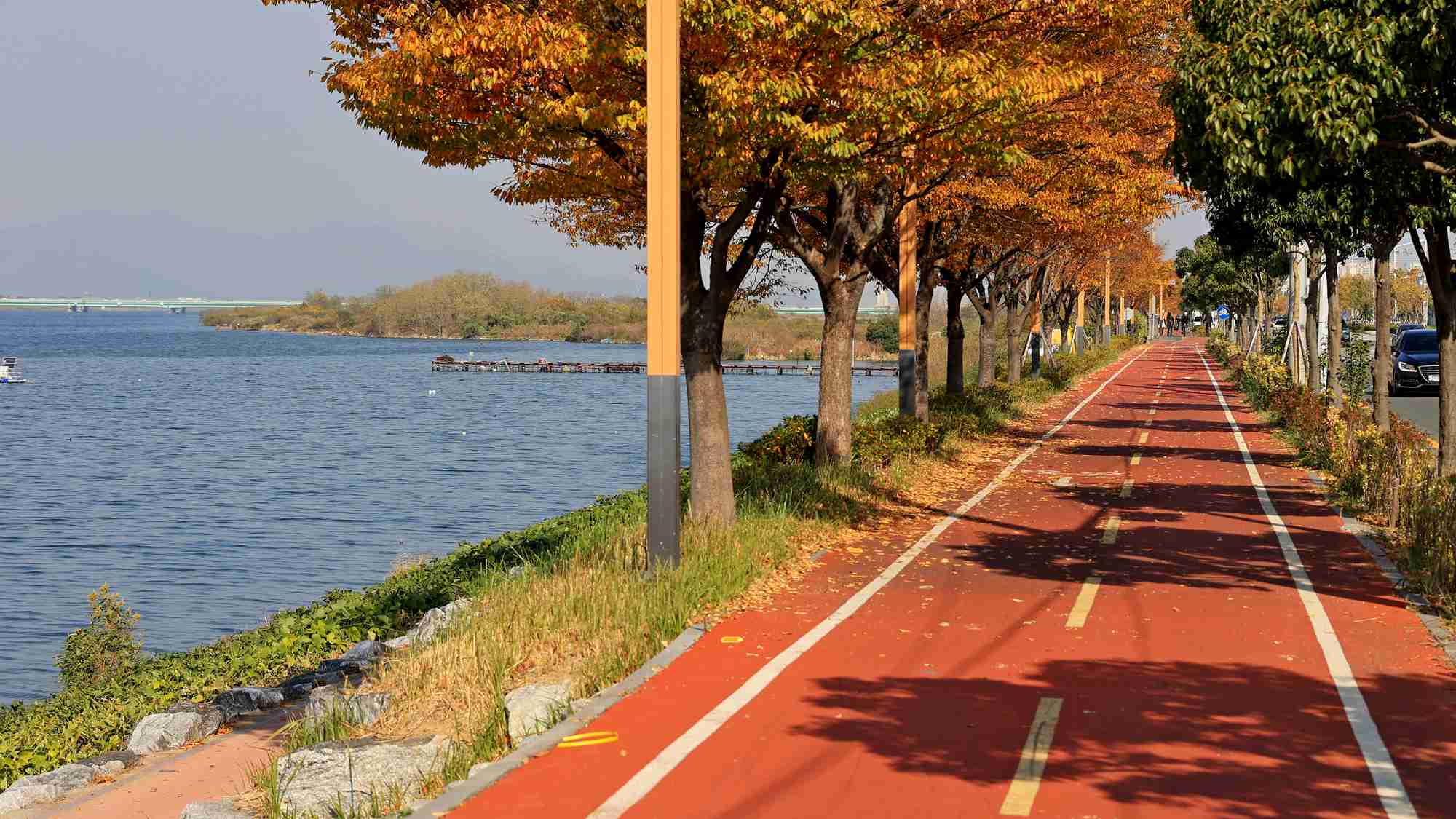 A picture of the Nakdonggang Bike Path (낙동강자전거길) in Busan City along the Nakdong River in South Korea.