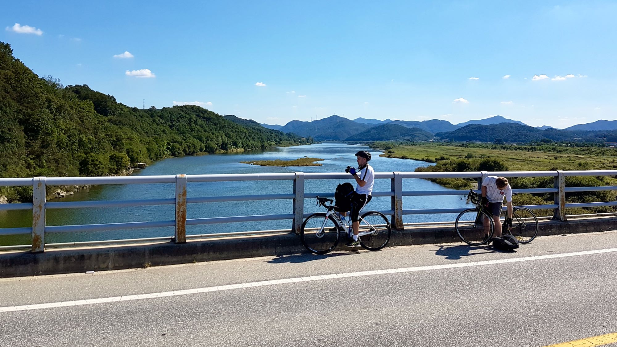 A picture of the South Han River Bridge over South Han River (남한강) along the Hangang Bike Path (한강자전거길) between Chungju and Wonju Cities.
