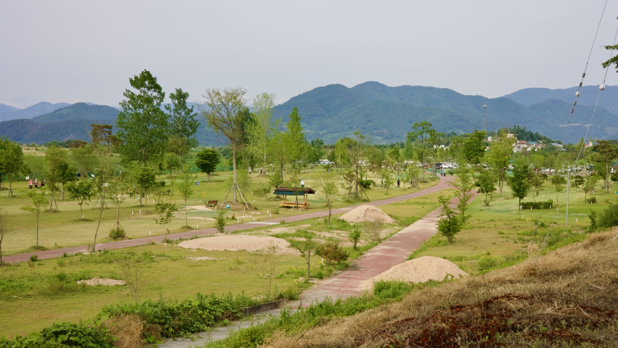 A picture of Sulmoe Ecological Park on the Nakdonggang Bike Path (낙동강자전거길) along the Nakdong River (낙동강) in Gimhae City, in South Korea.