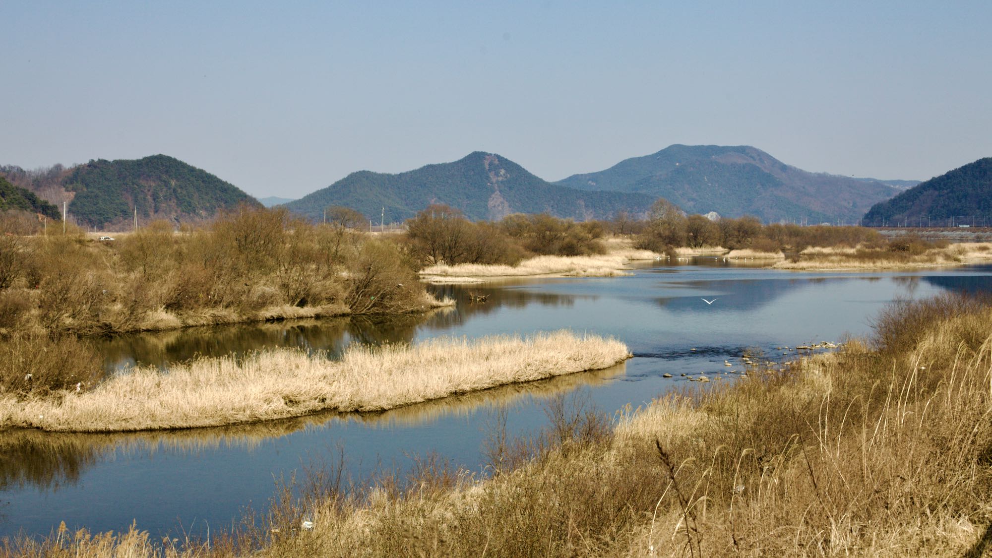 A picture of the Yeong River on the Saejae Bicycle Path (새재자전거길) in Mungyeong City (문경시), South Korea.