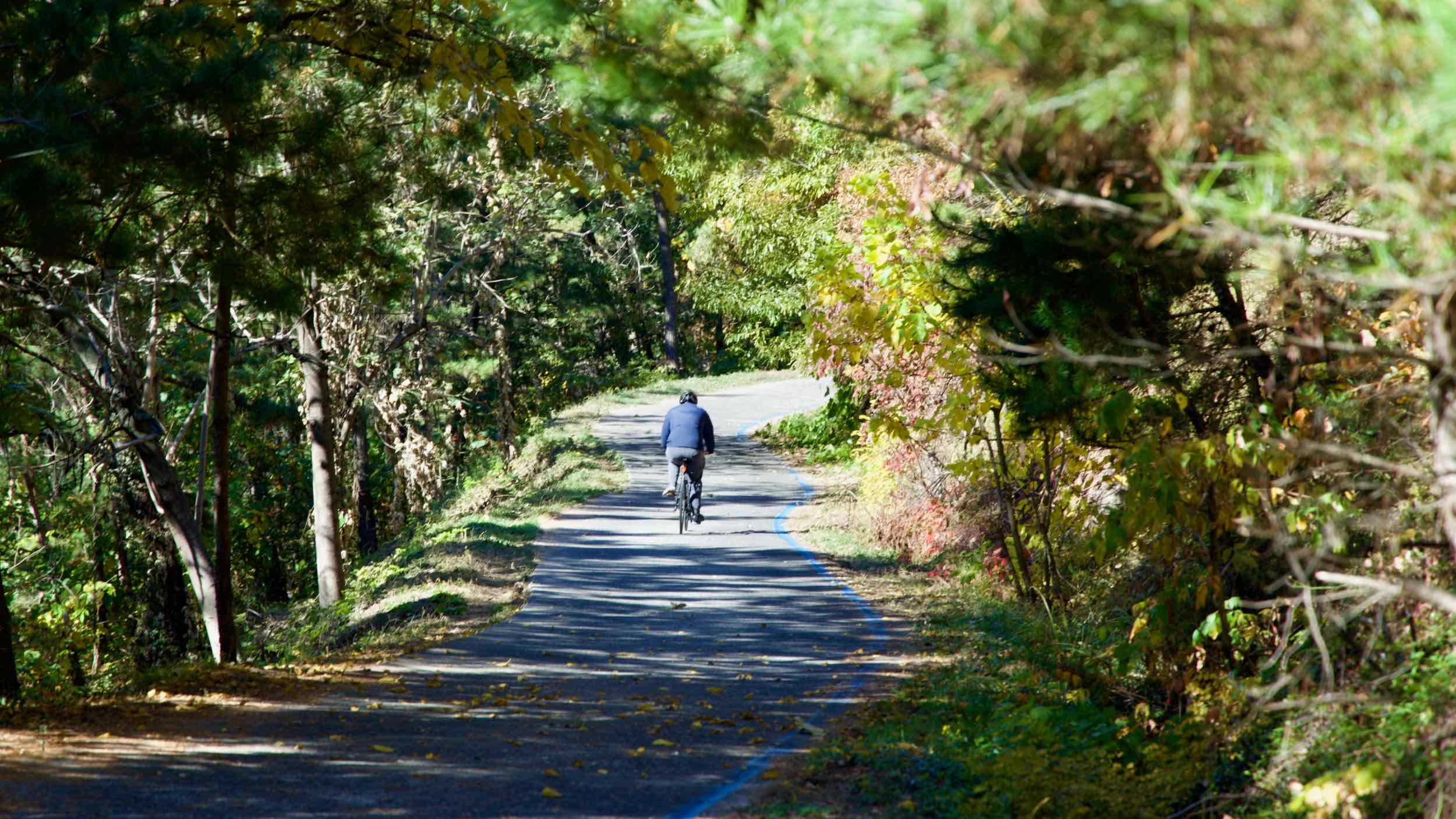 A picture of the Yeongaji (영아지고개) & Angaesil (안개실고개) Passes along the Nakdonggang Bike Path (낙동강자전거길) in Changnyeong County, South Korea.