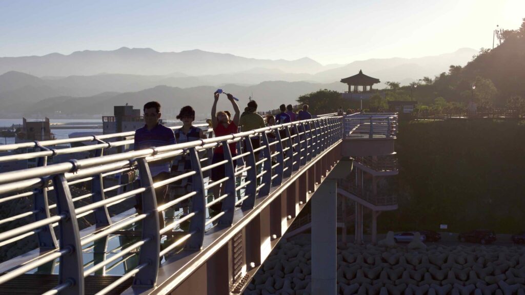A picture of Deunggi Mountain Skywalk (등기산 스카이워크) in Hupo Port, Uljin County, South Korea.