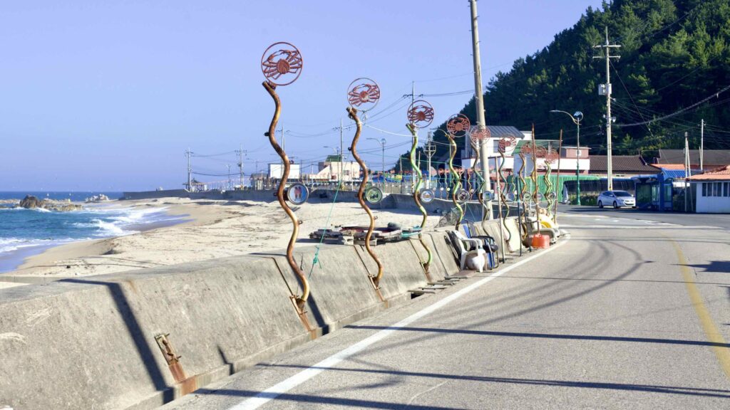 A picture of the sea wall near Gusan Port in Uljin County, South Korea.