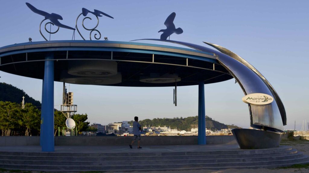 A picture of Hupo Beach at Hupo Port (후포항) in Uljin County, South Korea.