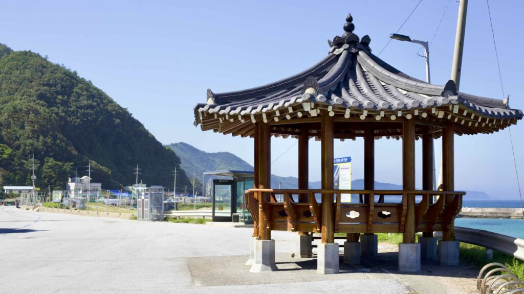 A picture of Giseong Mangyang Beach (기성망양해수욕장) in Uljin County, South Korea.