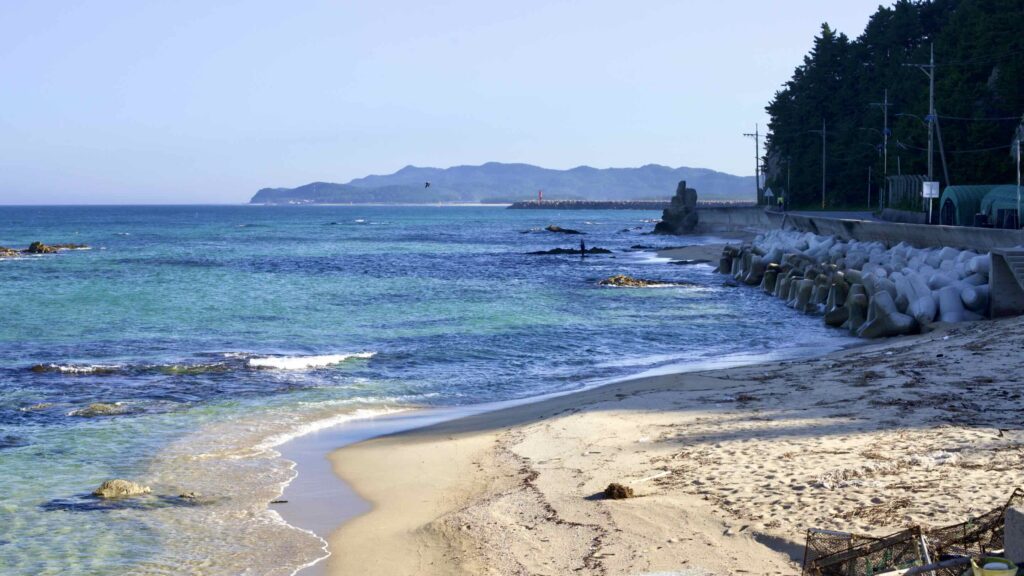 A picture of the coast near Gusan Port in Uljin County, South Korea.