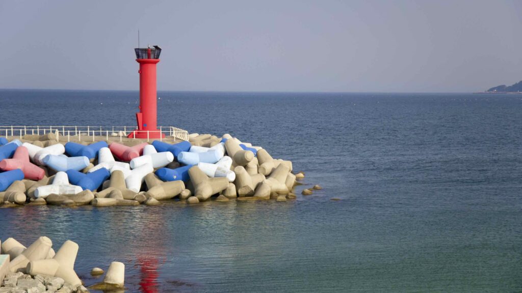 A picture of Goraebul Beach (고래불해수욕장) in Yeongdeok County, South Korea.