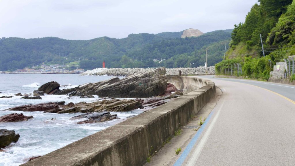 A picture of Gyeongjeong Port (경정항) in Yeongdeok County, South Korea.