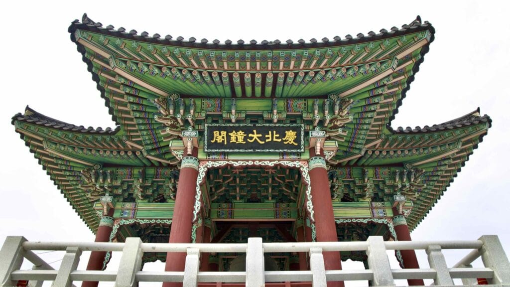 A picture of Samsa Marine Park (삼사해상공원) on a hill overlooking the East Sea south of Ganggu Port in Yeongdeok County.