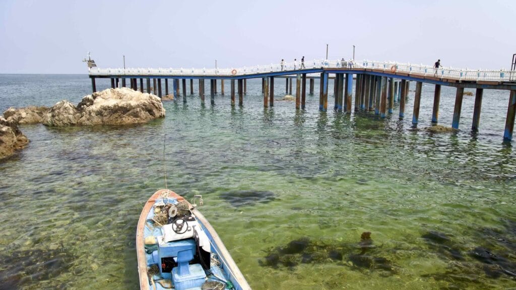 A picture of Samsa Marine Trail (삼사해상산책로) in Yeongdeok County, South Korea.