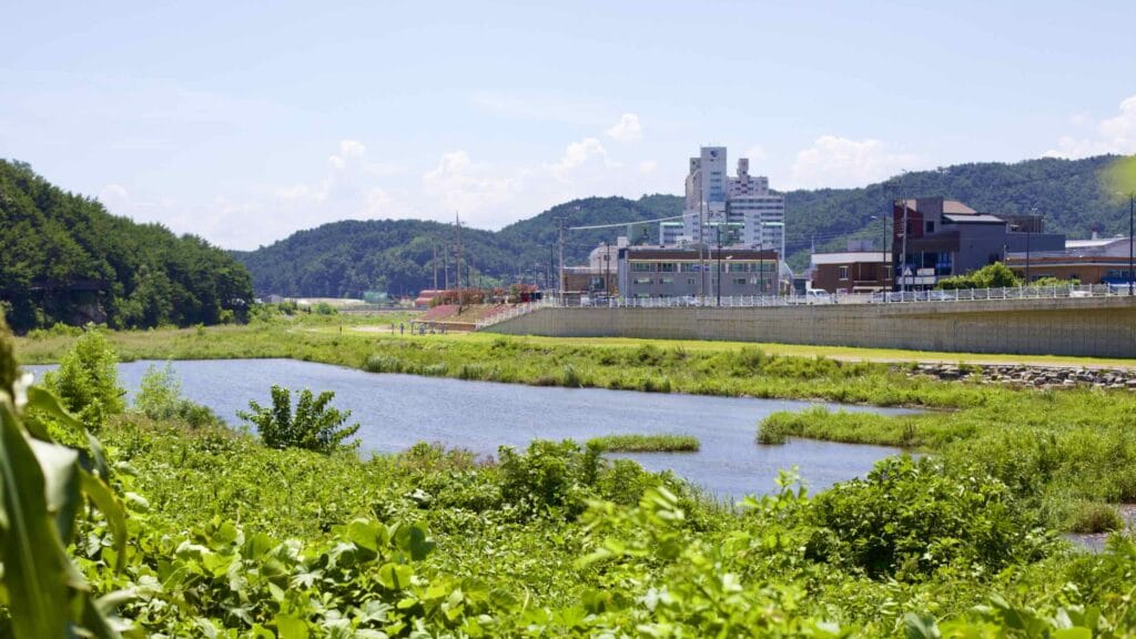 A picture of Eubnae Village (읍내리) in Uljin County, South Korea.