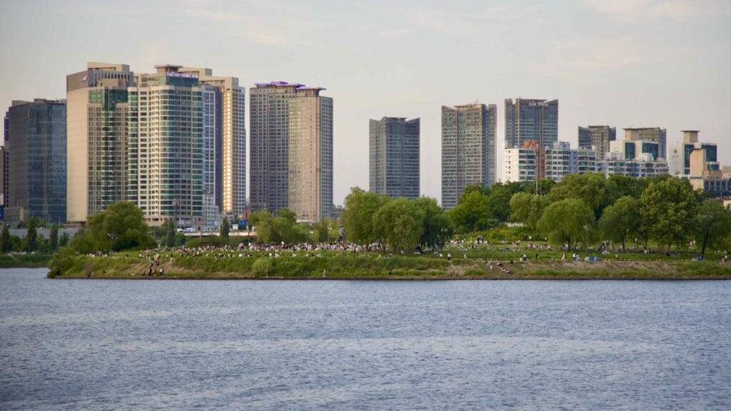 A picture of Nodeul Island (노들섬) near in the Han River in Seoul, South Korea.