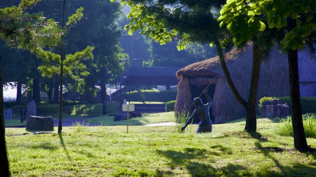 A picture of the Amsa Prehistoric Site (암사선사주거지) near the Gwangnaru Hangang Park (광나루한강공원) in Seoul, South Korea.