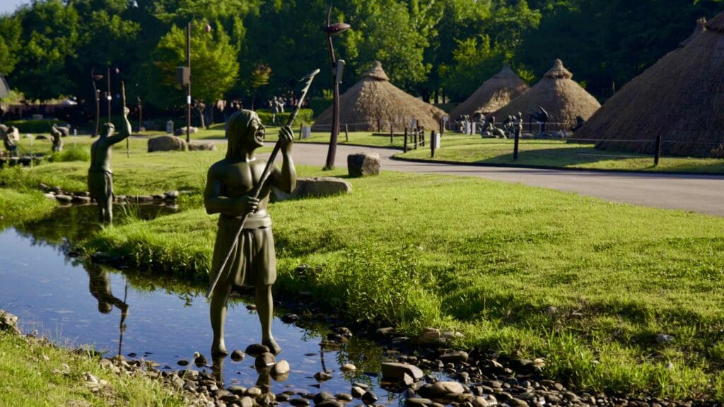 A picture of the Amsa Prehistoric Site (암사선사주거지) near the Gwangnaru Hangang Park (광나루한강공원) in Seoul, South Korea.