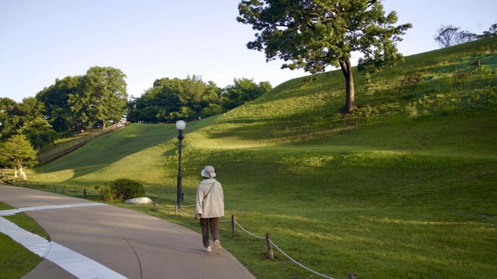 A picture of Mongchon Fortress (몽촌토성) at Olympic Park (올림픽공원) in the Songpa District in Seoul, South Korea.