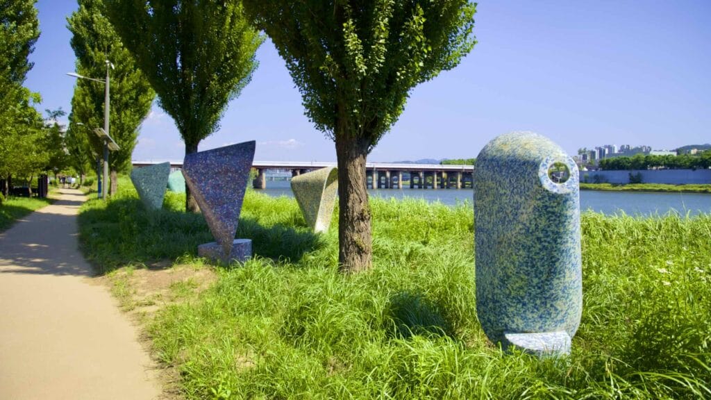 A picture of Hangang Art Park (한강예술공원) in Ichon Hangang Park (이촌한강공원) near the Han River in Seoul, South Korea.