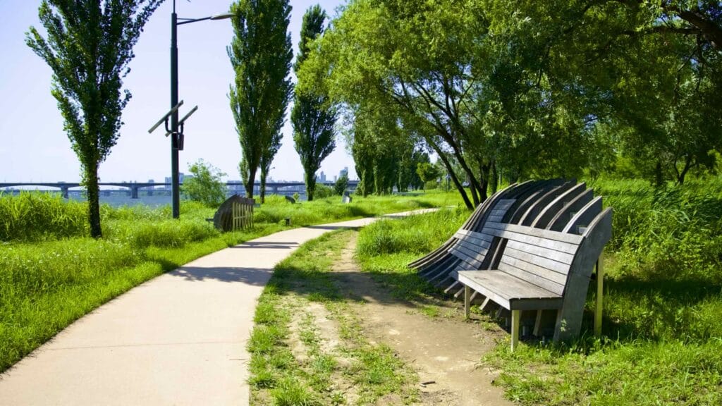 A picture of Hangang Art Park (한강예술공원) in Ichon Hangang Park (이촌한강공원) near the Han River in Seoul, South Korea.