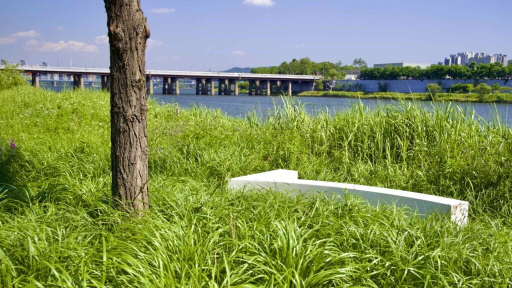 A picture of Hangang Art Park (한강예술공원) in Ichon Hangang Park (이촌한강공원) near the Han River in Seoul, South Korea.
