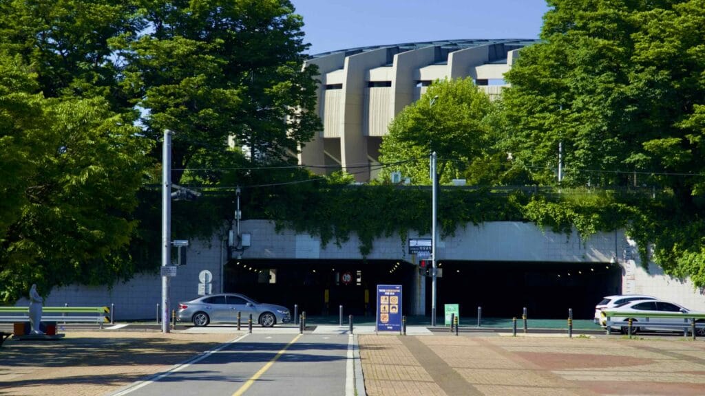 A picture of the Jamsil Sports Complex (잠실종합운동장) near Jamsil Hangang Park (잠실한강공원) in Seoul, South Korea.