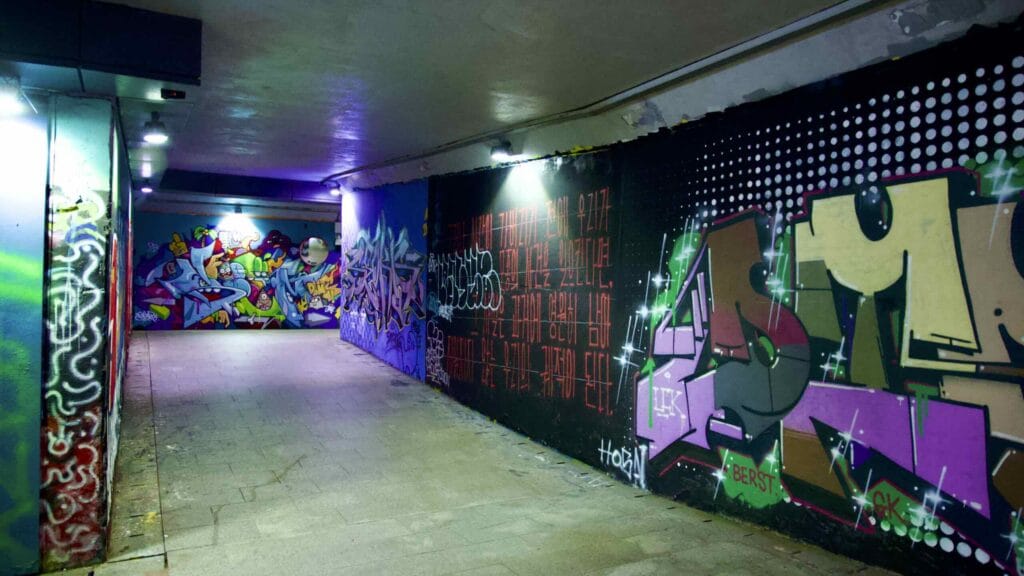 A picture of Apgujeong Rabbit Cave (압구정 토끼굴) in Jamwon Hangang Park (잠원한강공원) in Seoul, South Korea.