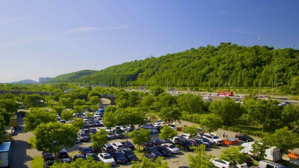 A picture of Haneul Park and Noeul Park in World Cup Park (월드컵공원) in Seoul, South Korea.