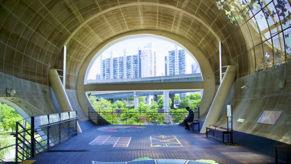 A picture of the J-Bug Cultural Complex (뚝섬자벌레) in Ttukseom Hangang Park in Seoul, South Korea.