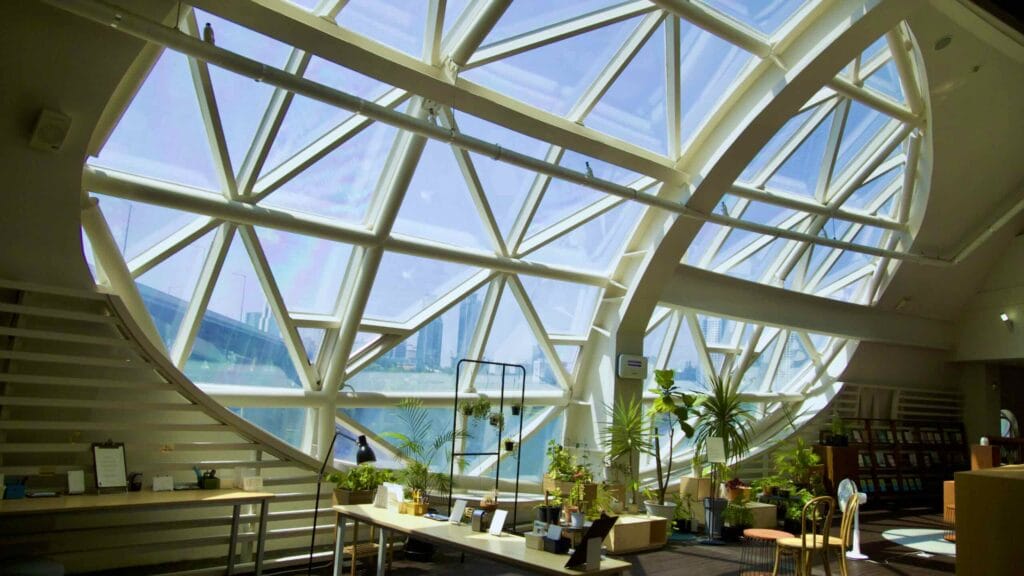 A picture of the J-Bug Cultural Complex (뚝섬자벌레) in Ttukseom Hangang Park in Seoul, South Korea.