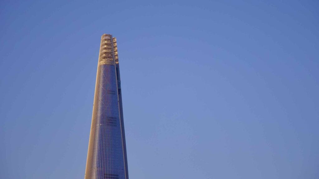 A picture of Lotte World Tower (롯데월드타워) in the Jamsil Neighborhood of Seoul.