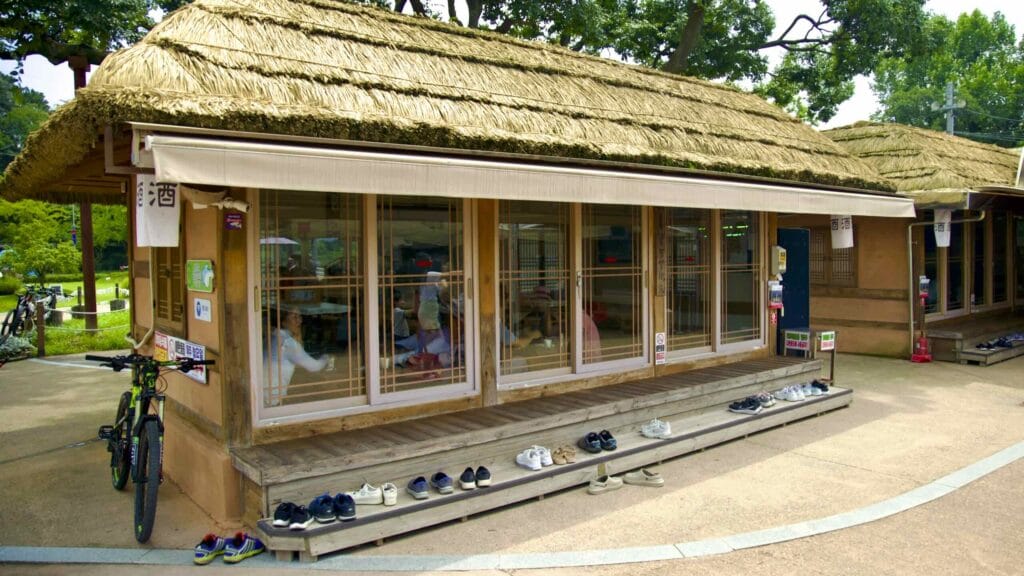 A picture of the Samunjin Ferry (사문진나루터) on the Nakdonggang Bicycle Path (낙동강자전거길) along Nakdong River in Dalseong County, South Korea.